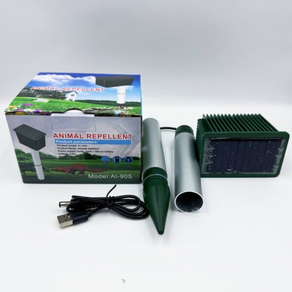 Solar-Powered Mouse Repeller Courtyard Snake Repeller Ultrasonic Electronic Bird Repeller Pest Control Device for Farms and Gardens Cat Repeller
