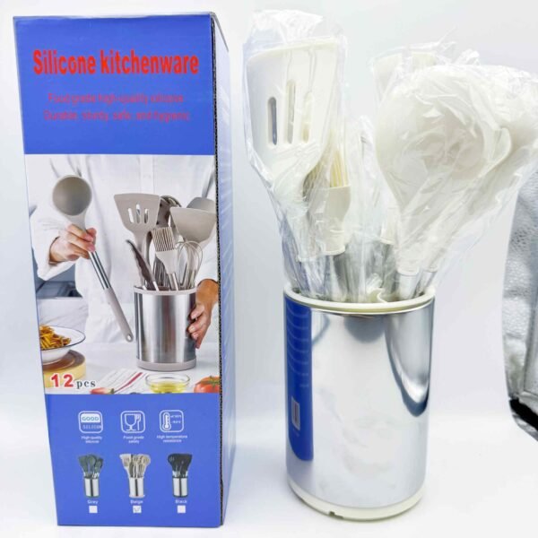Nordic style silicone kitchenware household cutlery 12-piece kitchen utensil set with wooden handle