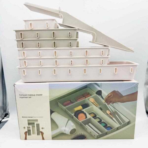 Modern Design Desktop Dressing Storage Shelf Built-in Partition PP Plastic Cosmetic Storage Box Skin Care Products Finishing Tea