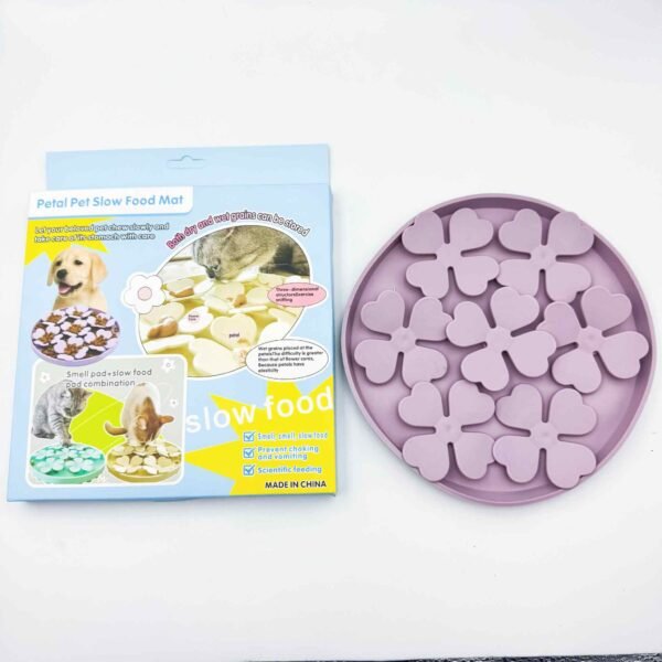 Factory Custom Logo Color Food Grade Silicone Slow Feeder Pet Cat Dog Treat Food Bowl Licking Lick Pad Mat with Suction Cups
